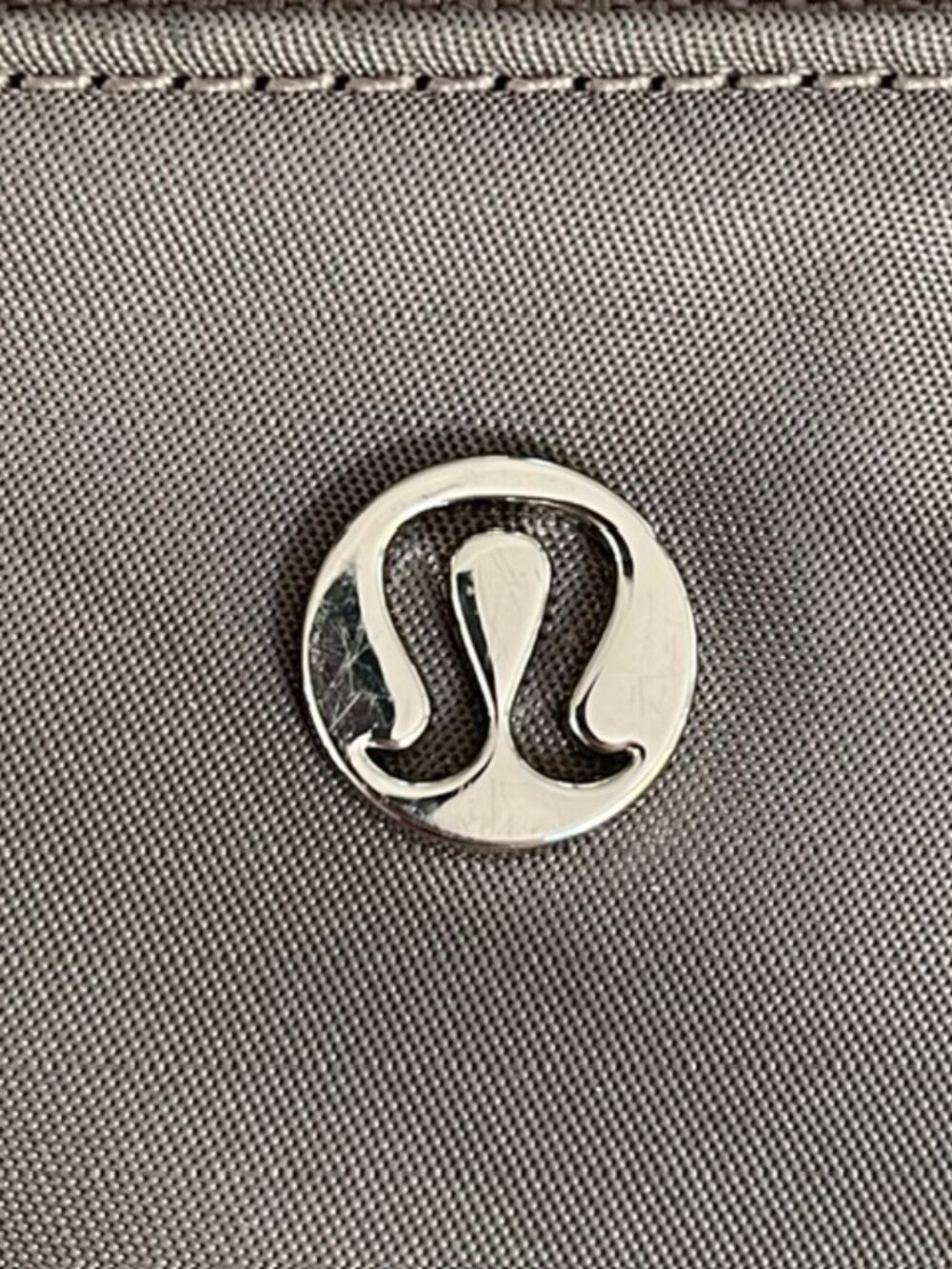 Lululemon Curved Wristlet in the highly sought-after Grey Sage neutral tone. - Picture 3 of 10